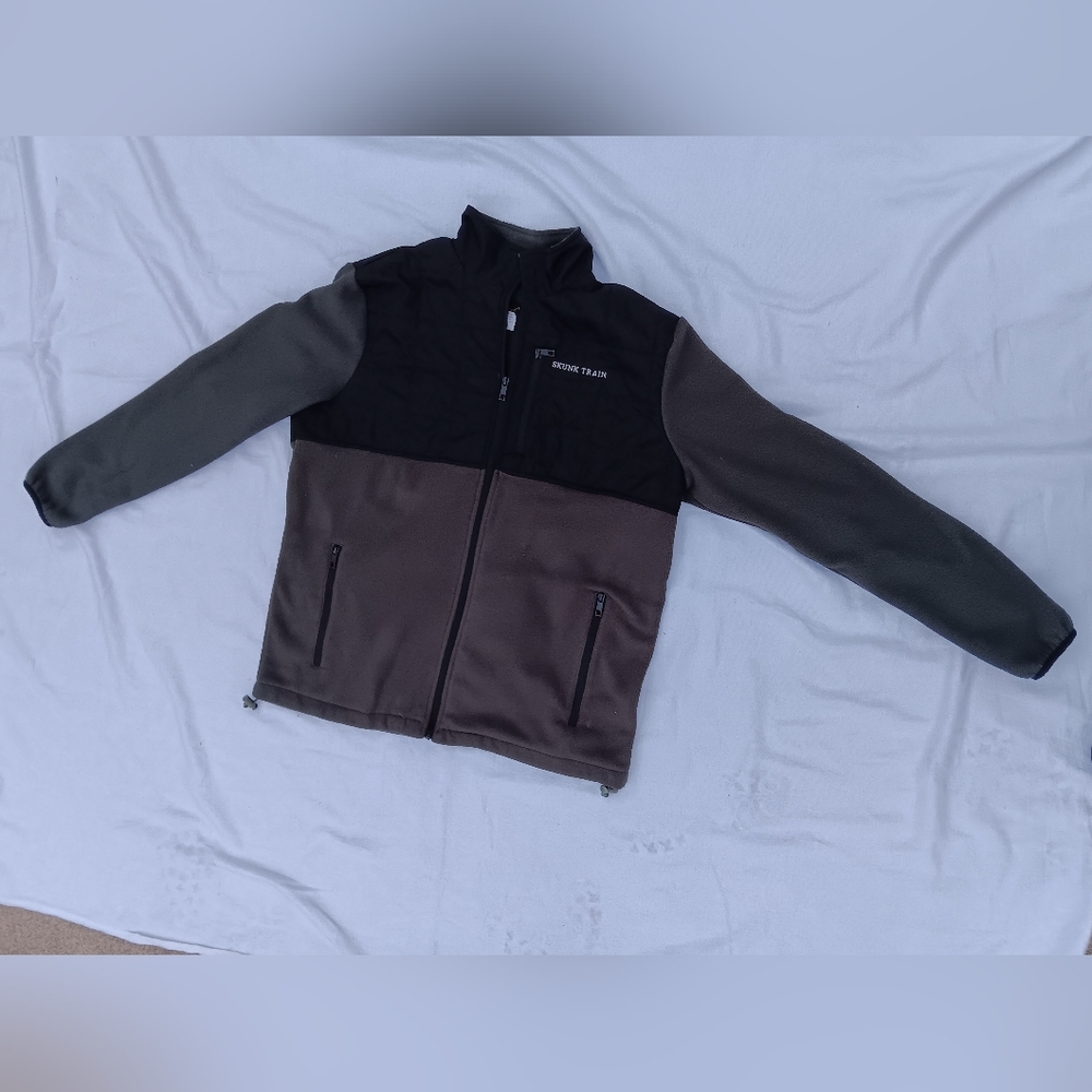 Mens jacket ,Large, Skunk Train, Cheneral,100%polyester, Dark green/black.